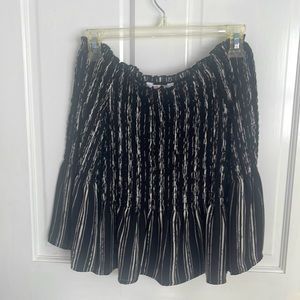 Candies light weight nicely flowing polyester top. Junior size small.